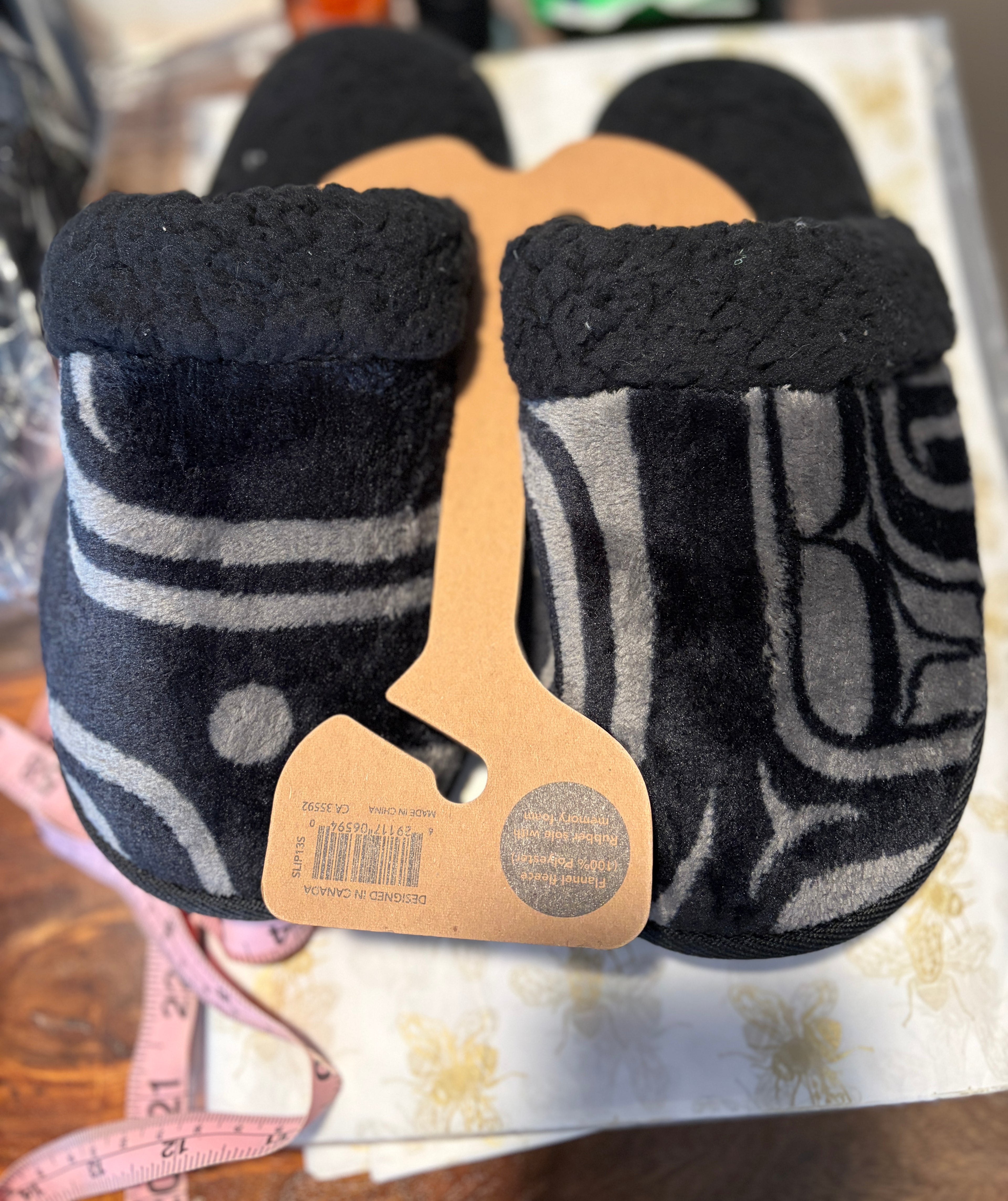 Slippers Black Raven Moon